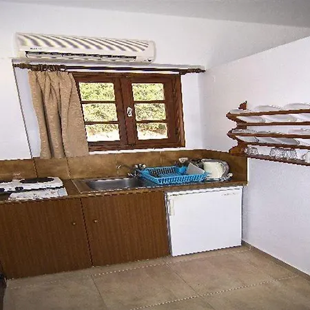 Karpathios מלון דירות Pefki (Rhodes)